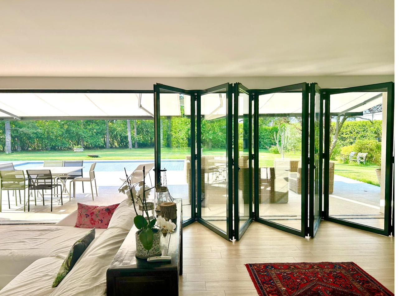 Porte repliable 6 vantaux côté piscine