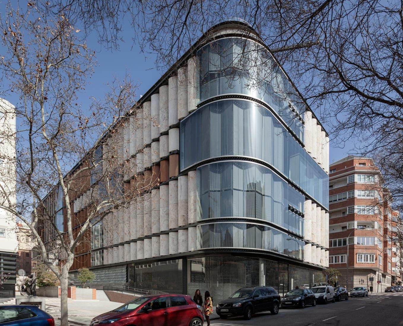 Bâtiment Lagasca 99 Madrid (Foster + Partners) — façade tertiaire haut de gamme avec menuiseries balistiques BR4/BR5 banques/bijouteries