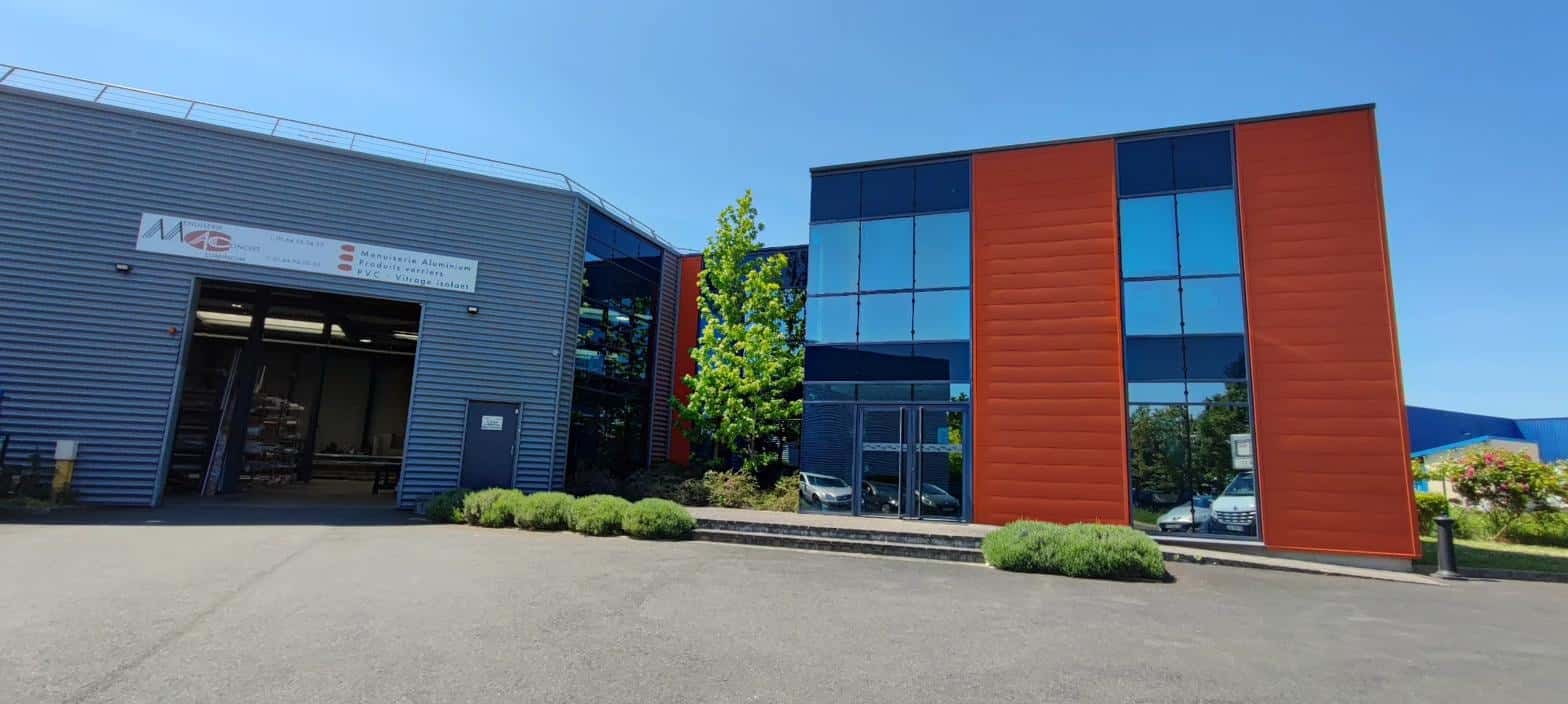 Atelier MAC de 2 500 m² à Mennecy, limitrophe de la Seine-et-Marne